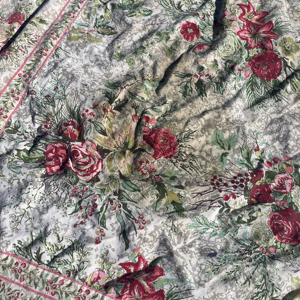 APRIL CORNELL Merry Antique Red Pink Holiday Tablecloth 64"round Christmas Flaw - Picture 5 of 5
